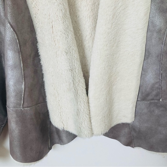 Cache Jacket Faux Fur Silver Grey Faux Leather Open Drape Front Short Jacket - Picture 5 of 8